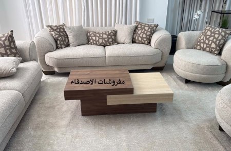 طاولة وسط بسعر {850} شيكل